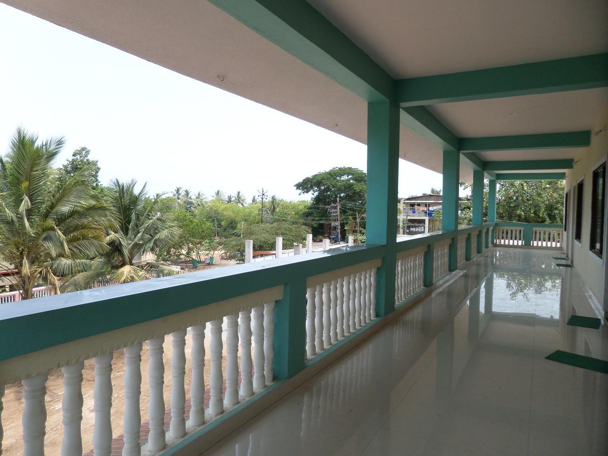 Atithi Farm House Hotel Borlai Esterno foto