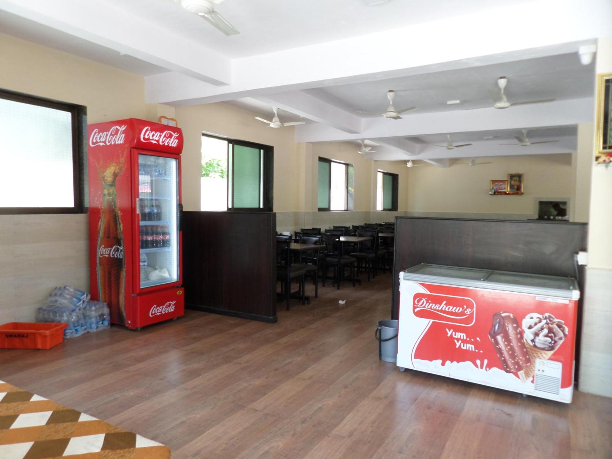 Atithi Farm House Hotel Borlai Esterno foto