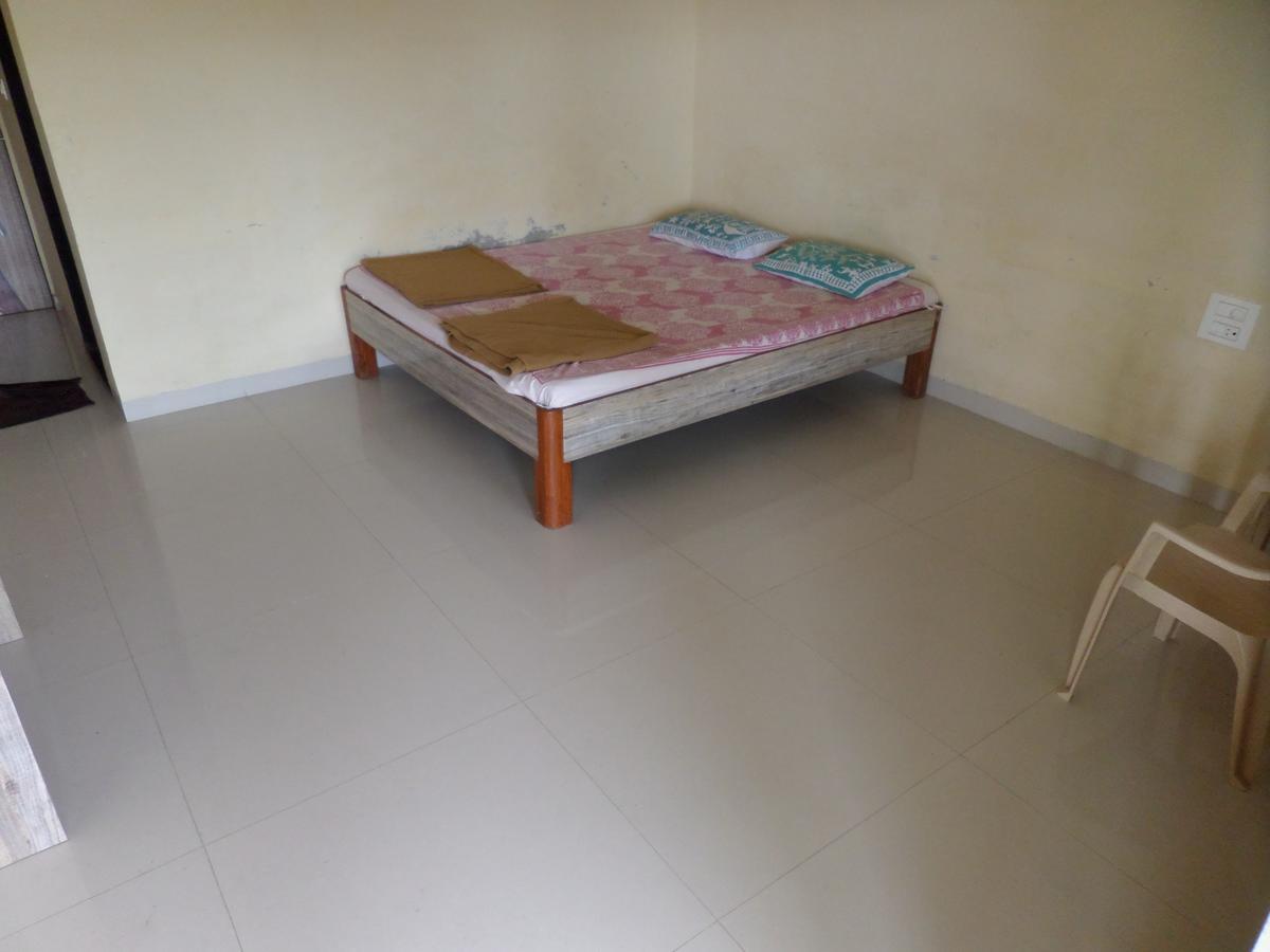 Atithi Farm House Hotel Borlai Esterno foto